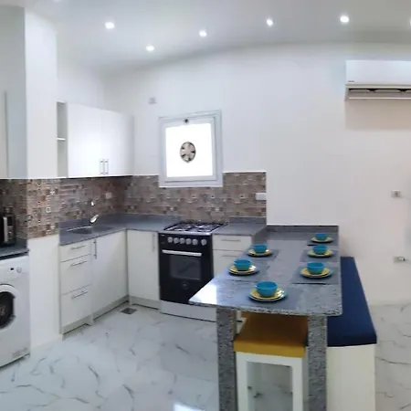 Condo With Breathtaking 'S View With 2 Bedrooms